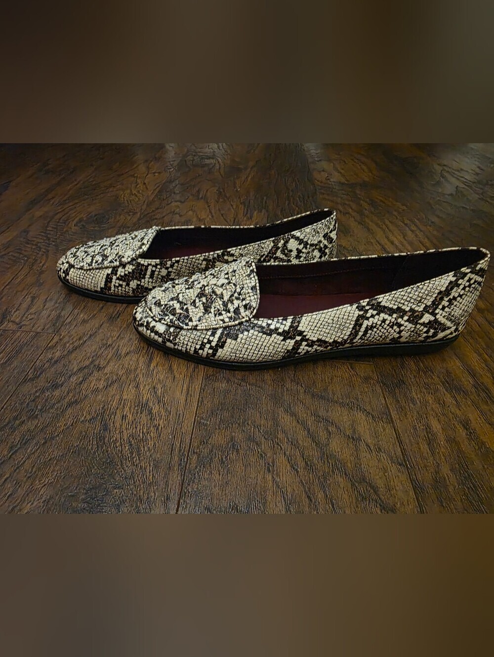 AEROSOLES Women's Snake-Print Loafers in Black and Cream